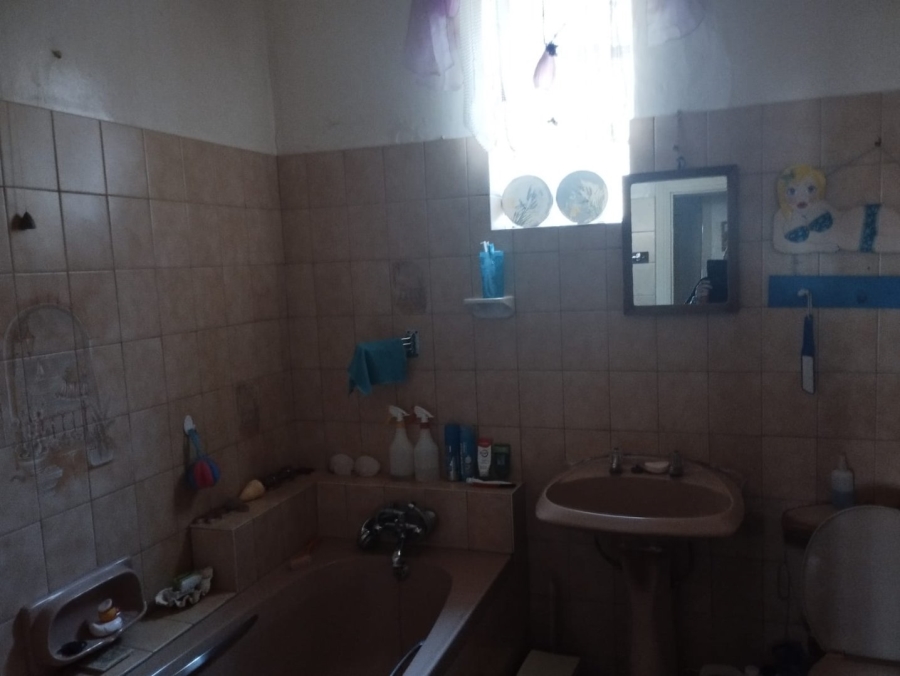 6 Bedroom Property for Sale in Boshof Free State
